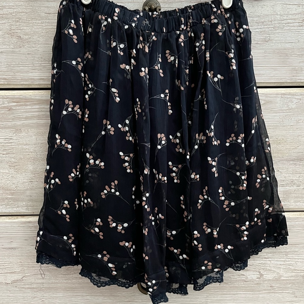 Dainty Skirt